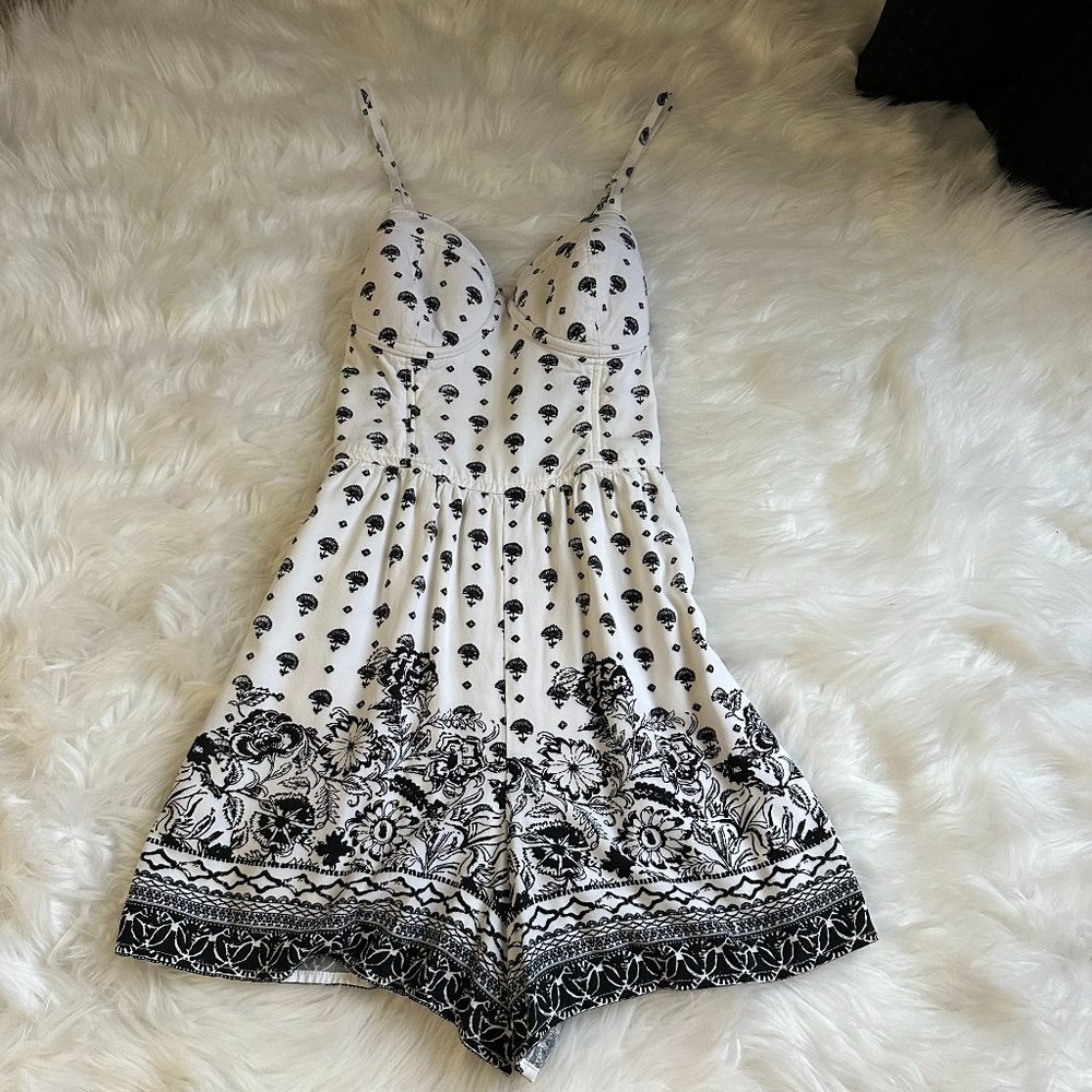 Abercrombie & Fitch Romper White and Black Dandelion Floral Boned Bust Sz Small
